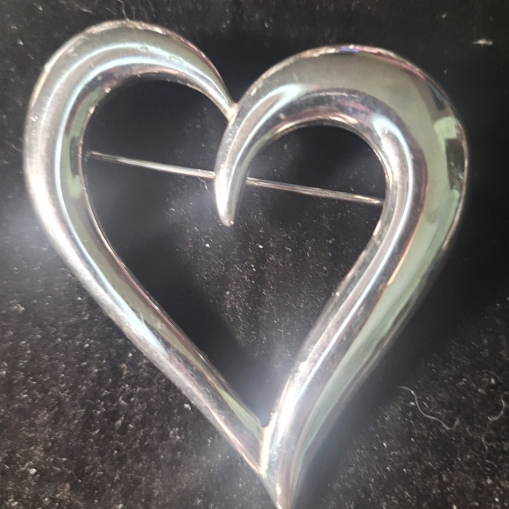 Silver Toned Heart Brooch